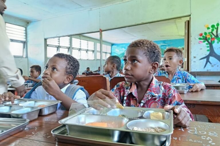 1000449575